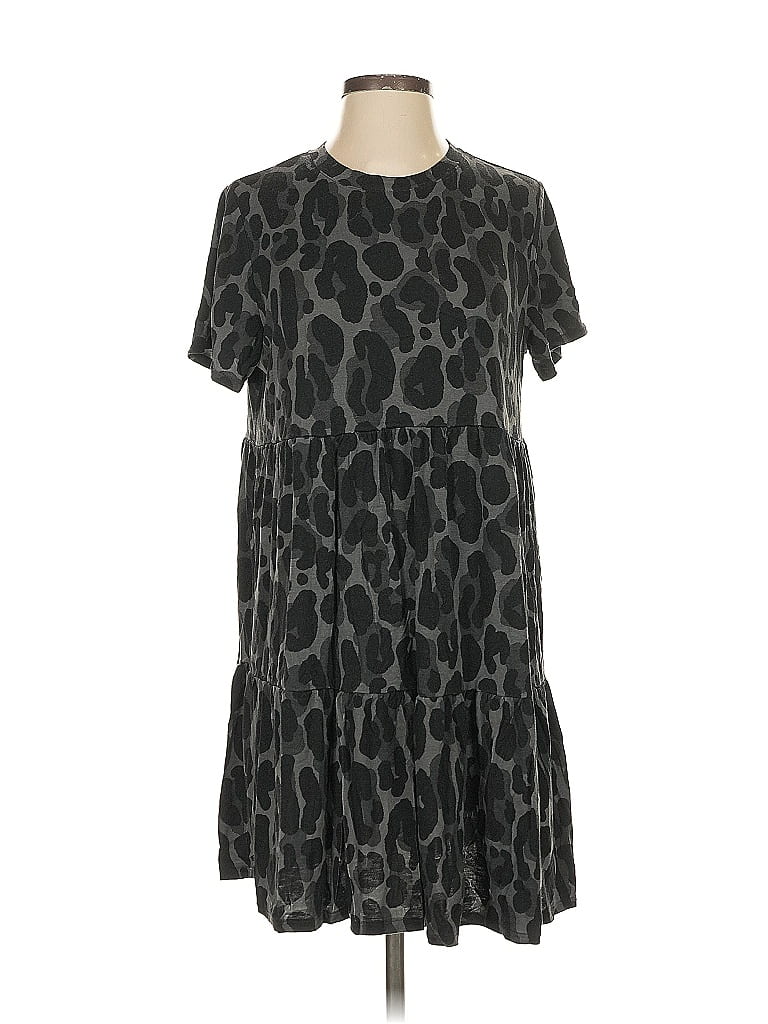 Click to view more detailed imagery on our partner's website Pre-owned Mud Pie Casual Dress In Gray