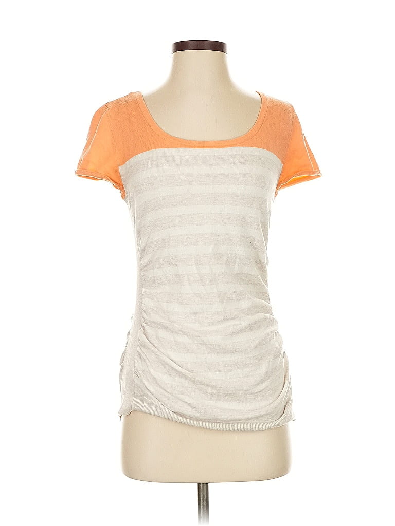 Pre-owned Maurices Short Sleeve T-shirt In Orange