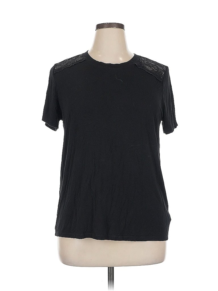 Pre-owned Torrid Short Sleeve T-shirt In Black