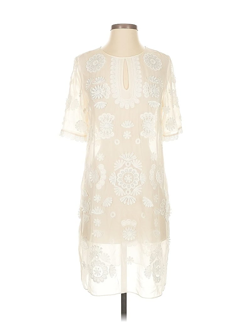 Click to view more detailed imagery on our partner's website Pre-owned Club Monaco Kimono In White