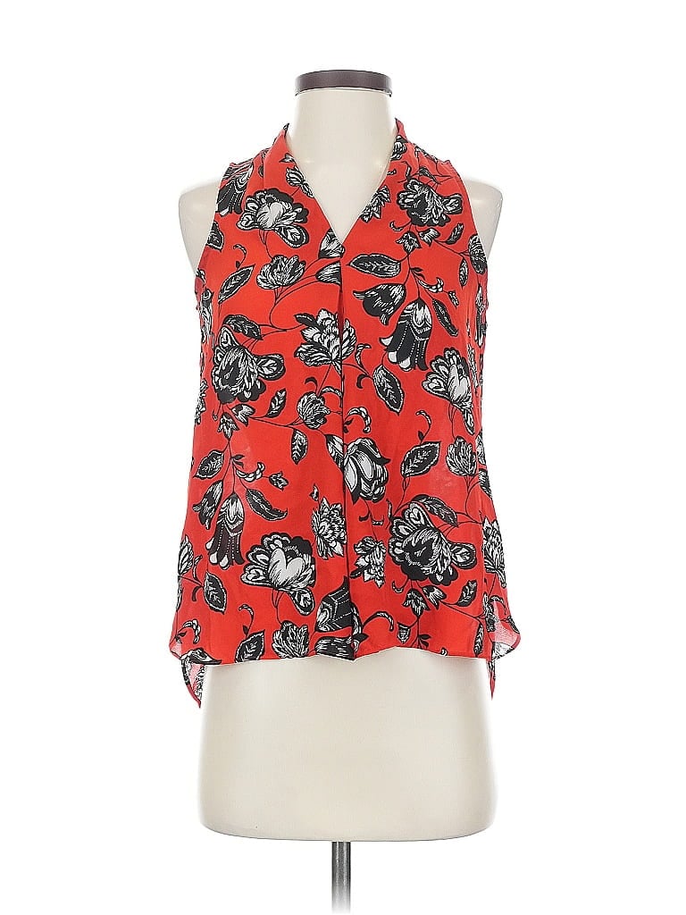 Pre-owned Vince Camuto Sleeveless Blouse In Red