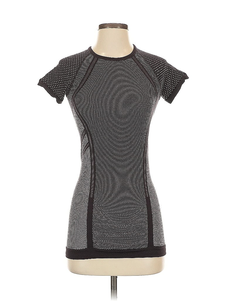 Pre-owned Athleta Short Sleeve T-shirt In Gray