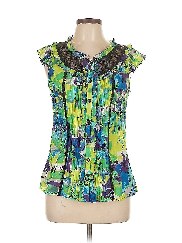 Click to view more detailed imagery on our partner's website Pre-owned Ny Collection Sleeveless Blouse In Green