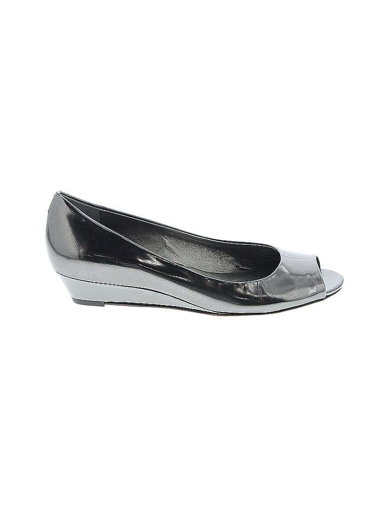 Click to view more detailed imagery on our partner's website Pre-owned Cole Haan Heels In Gray