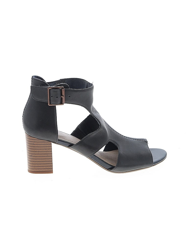 Pre-owned Clarks Sandals In Black