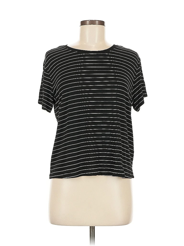 Click to view more detailed imagery on our partner's website Pre-owned Cece Short Sleeve T-shirt In Black