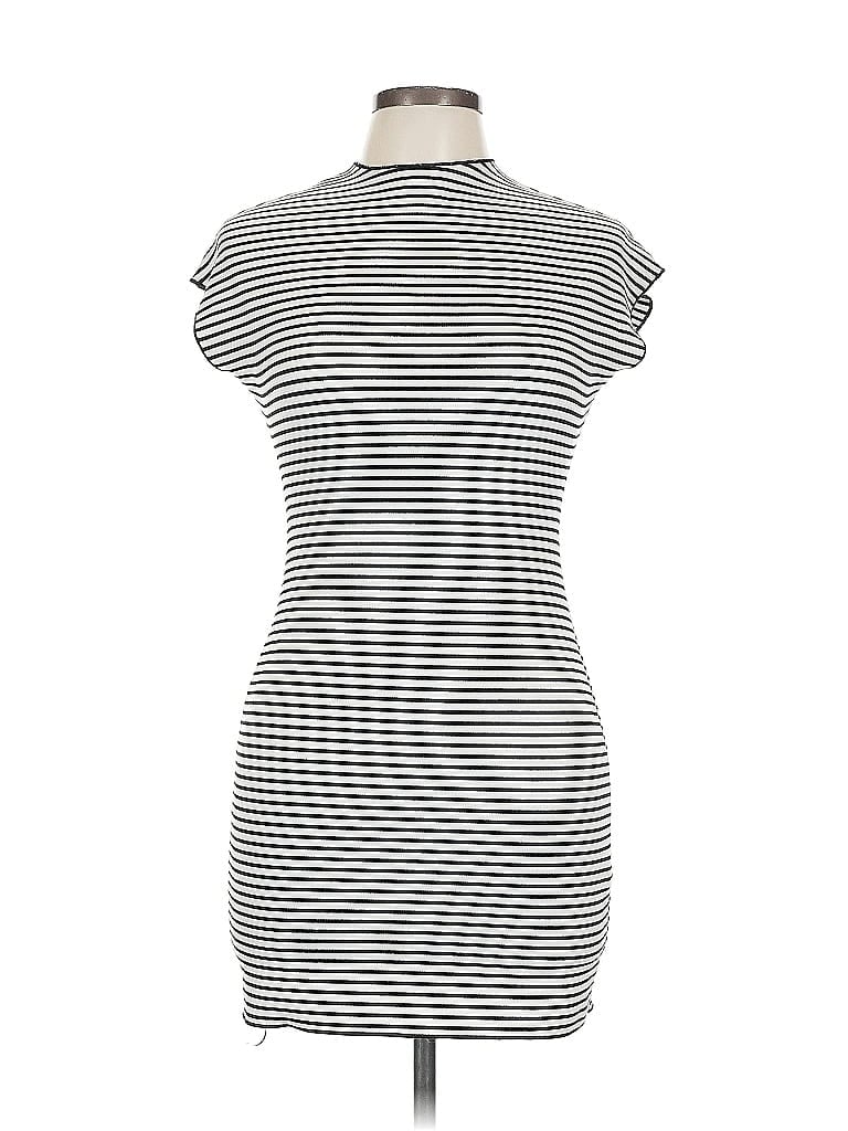 Pre-owned Zara Casual Dress In White