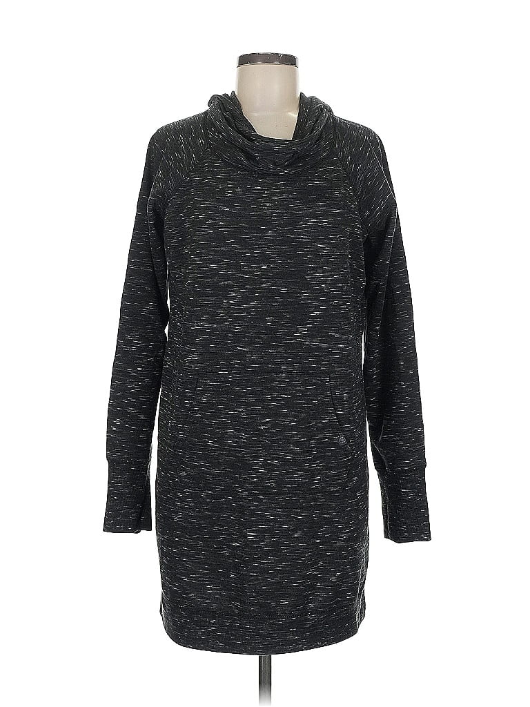 Pre-owned Gaiam Sweatshirt In Gray