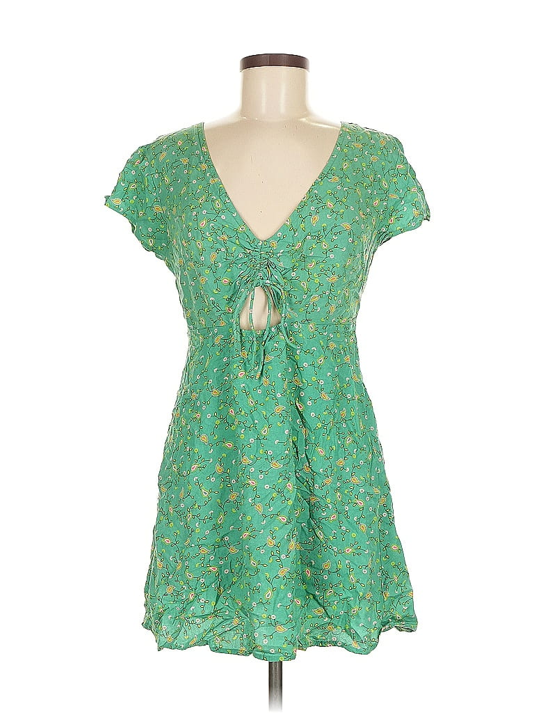 Click to view more detailed imagery on our partner's website Pre-owned Motel Casual Dress In Green