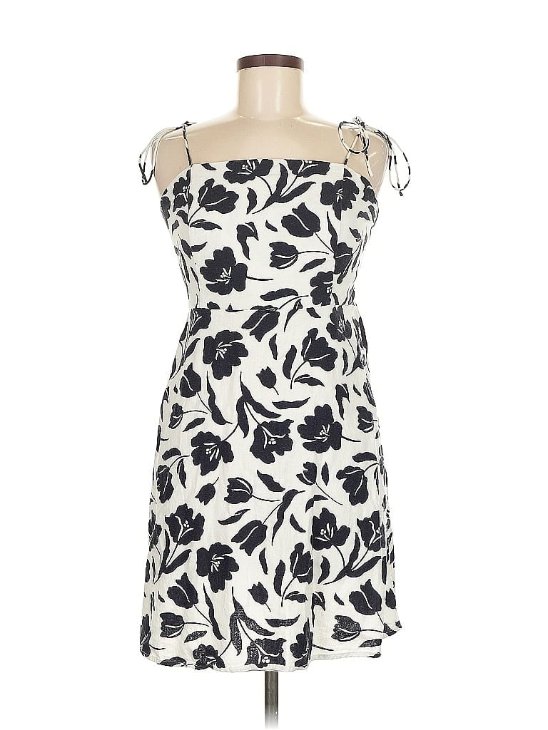 Pre-owned Old Navy Casual Dress In White