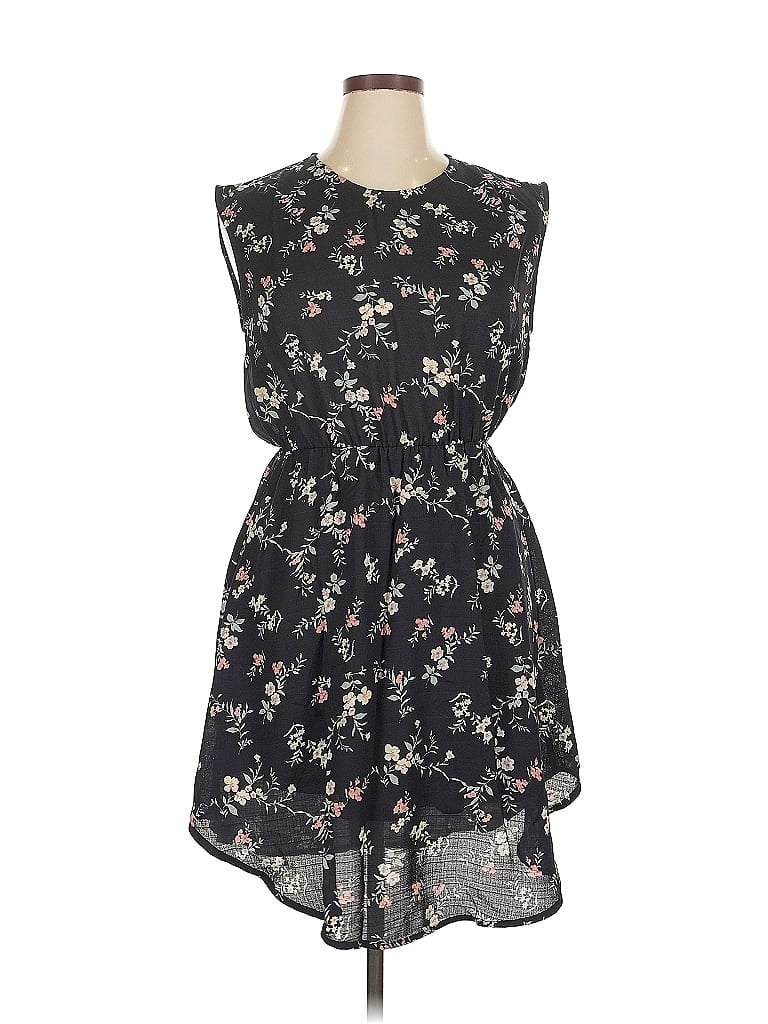 Click to view more detailed imagery on our partner's website Pre-owned Collective Concepts Casual Dress In Black