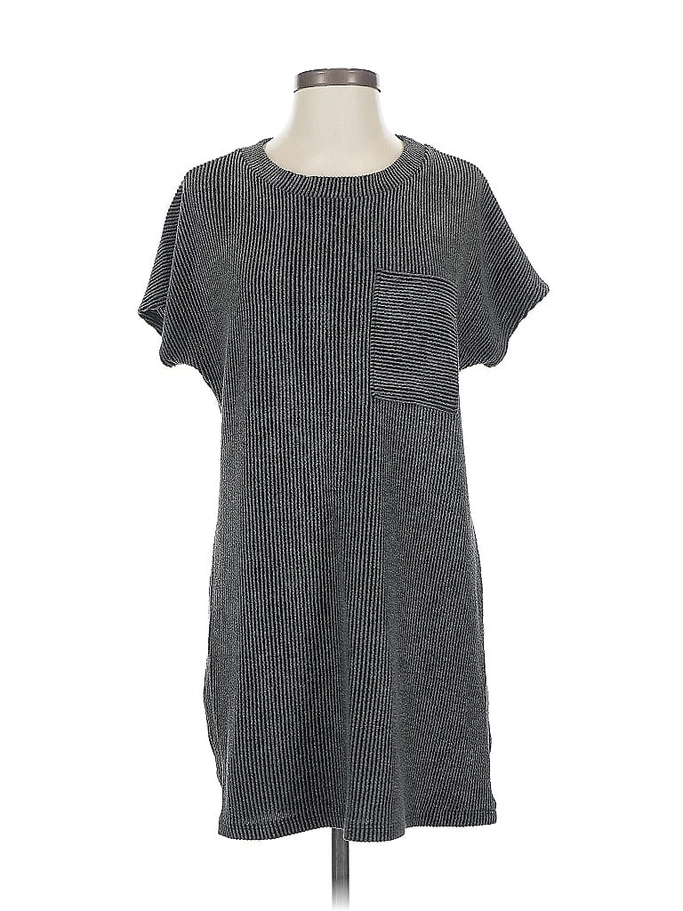 Click to view more detailed imagery on our partner's website Pre-owned Entro Casual Dress In Gray