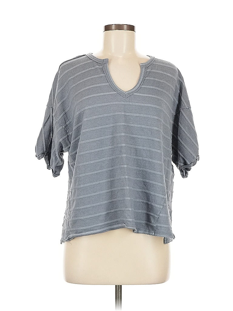 Click to view more detailed imagery on our partner's website Pre-owned By Together Short Sleeve T-shirt In Gray