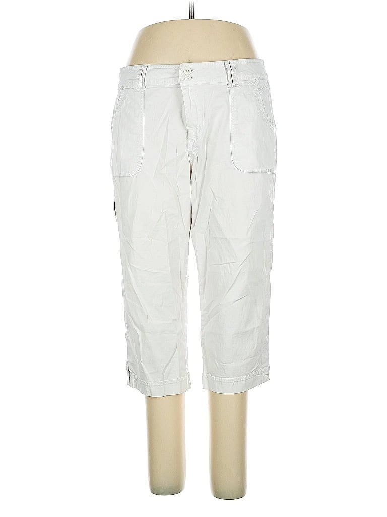 Click to view more detailed imagery on our partner's website Pre-owned Gloria Vanderbilt Cargo Pants In White