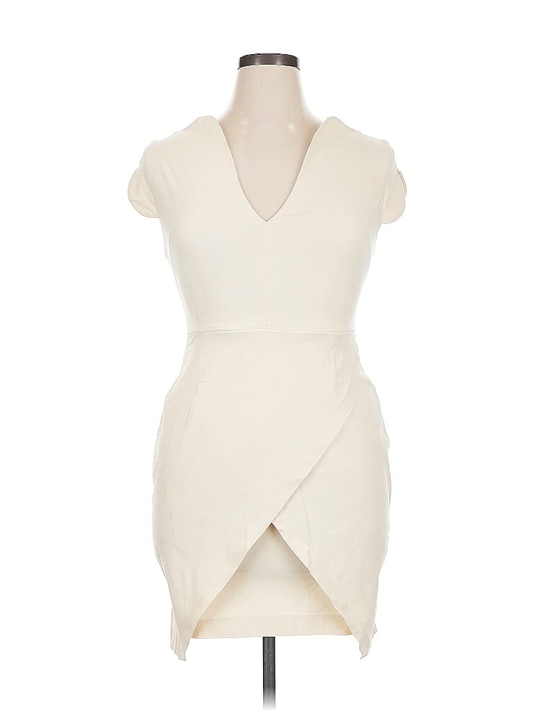 Click to view more detailed imagery on our partner's website Pre-owned Vesper Cocktail Dress In White