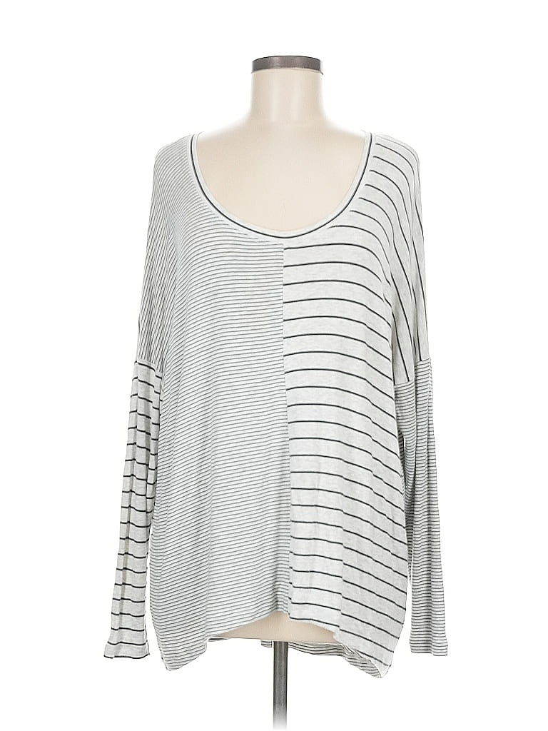 Click to view more detailed imagery on our partner's website Pre-owned Cabi Long Sleeve T-shirt In Silver