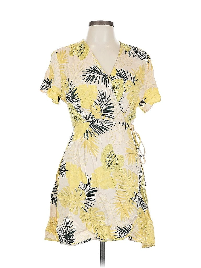 Click to view more detailed imagery on our partner's website Pre-owned Dress Forum Casual Dress In Yellow