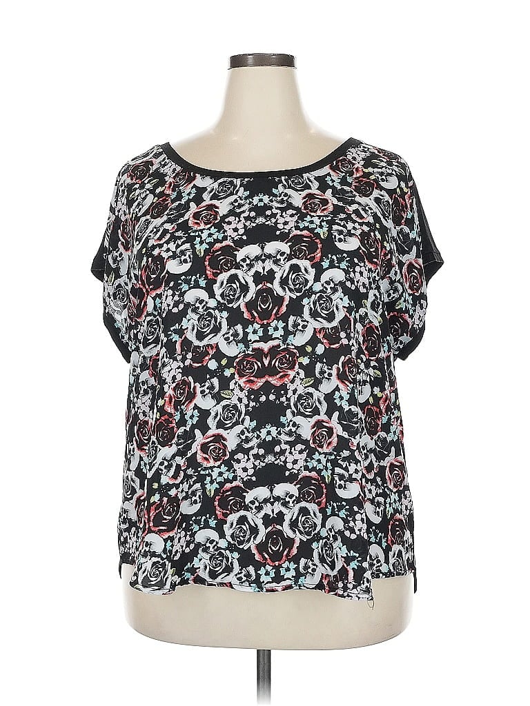 Pre-owned Torrid Short Sleeve Blouse In Black