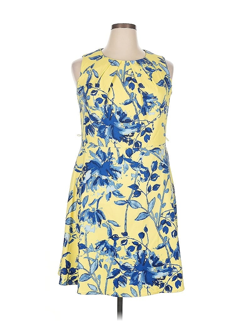 Pre-owned Signature Cocktail Dress In Yellow