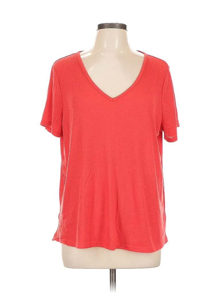 Click to view more detailed imagery on our partner's website Pre-owned Old Navy Short Sleeve Top Red V Neck Tops