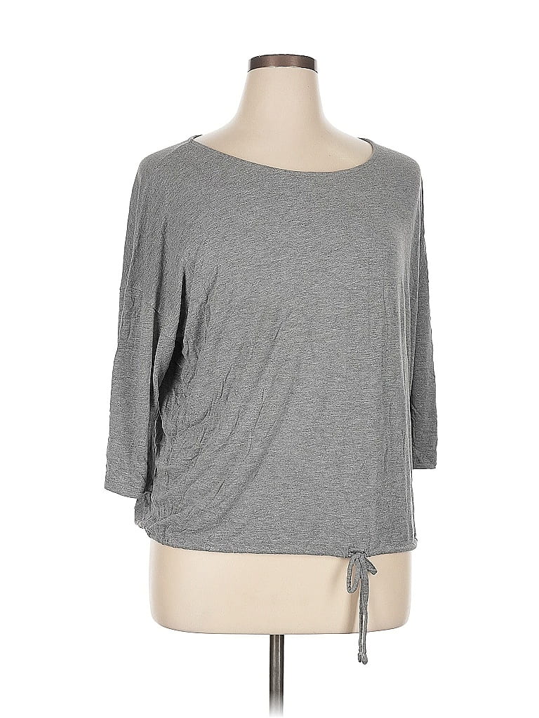 NY & C Pre-owned 3/4 Sleeve T-shirt In Gray