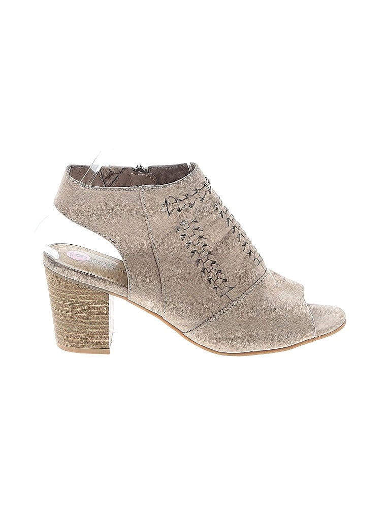 Pre-owned Francesca's Heels In Brown