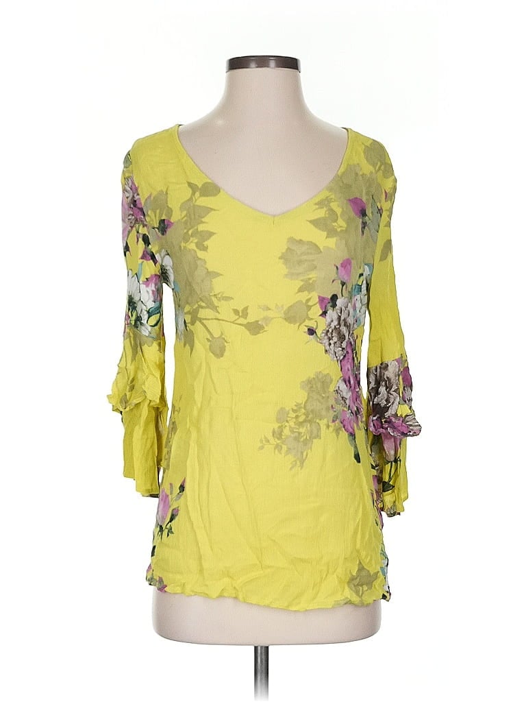 Click to view more detailed imagery on our partner's website Pre-owned Eesome 3/4 Sleeve Top Yellow Sweetheart Neckline Tops