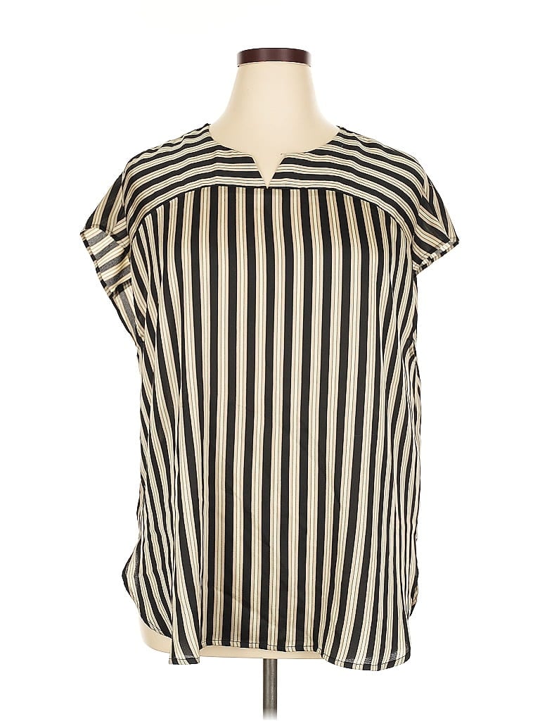 Click to view more detailed imagery on our partner's website Pre-owned Vince Camuto Short Sleeve Blouse In Black