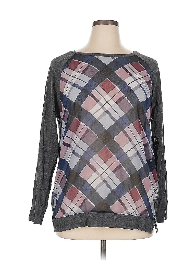 Click to view more detailed imagery on our partner's website Pre-owned Two By Vince Camuto Long Sleeve Top Gray Argyle Pattern Crew Neck Tops