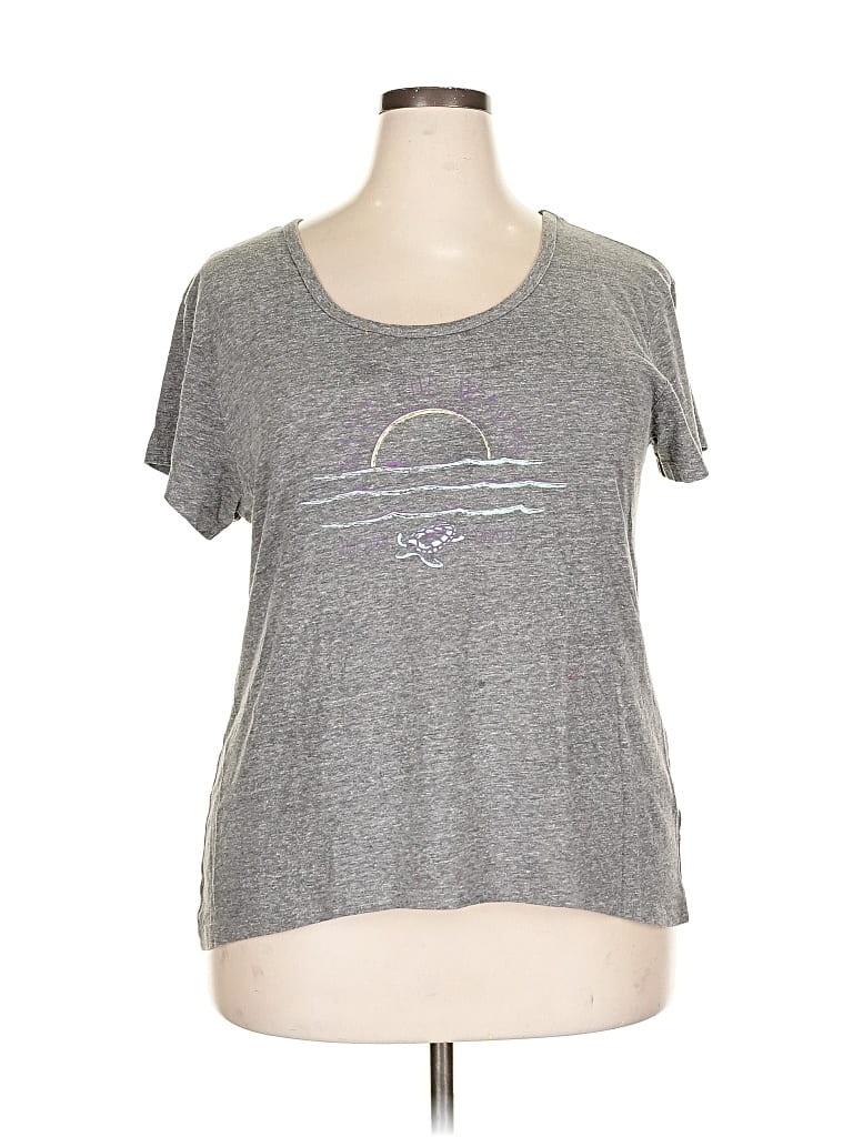 Click to view more detailed imagery on our partner's website Pre-owned Blue 84 Short Sleeve T-shirt In Gray