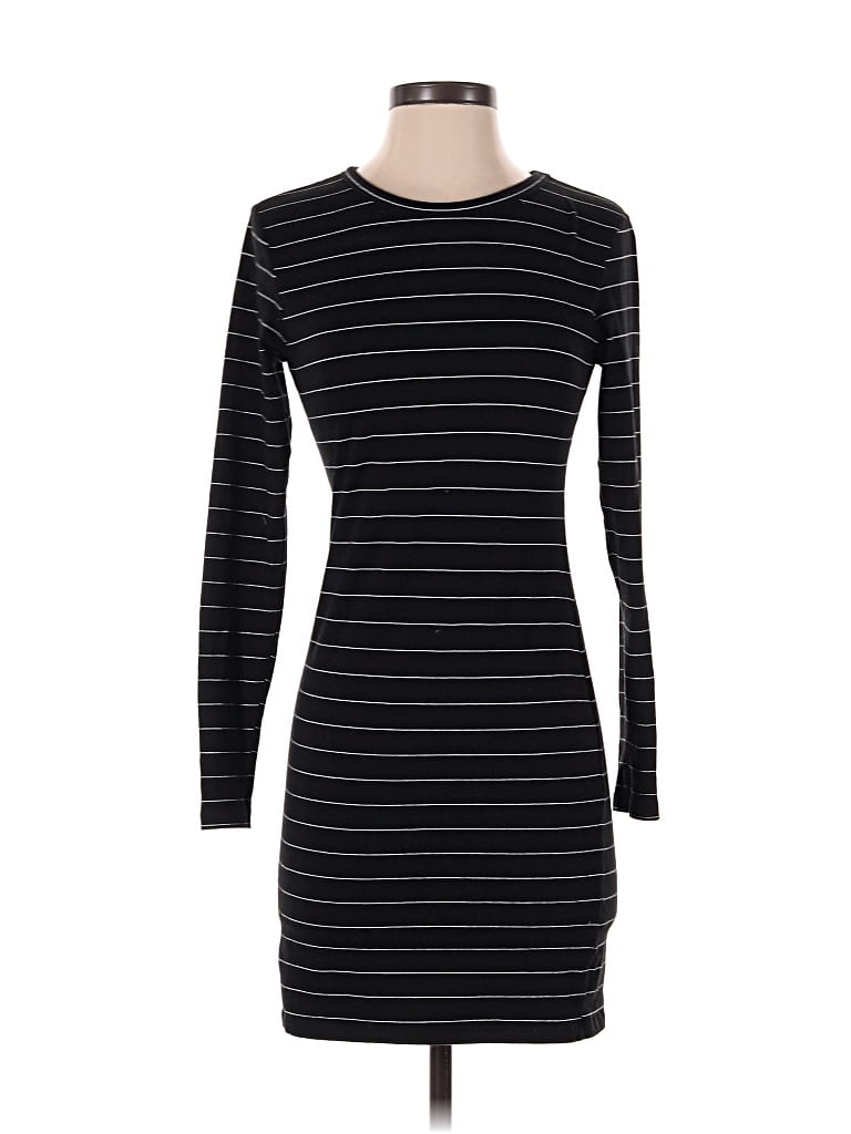Click to view more detailed imagery on our partner's website Pre-owned H&m Casual Dress In Black