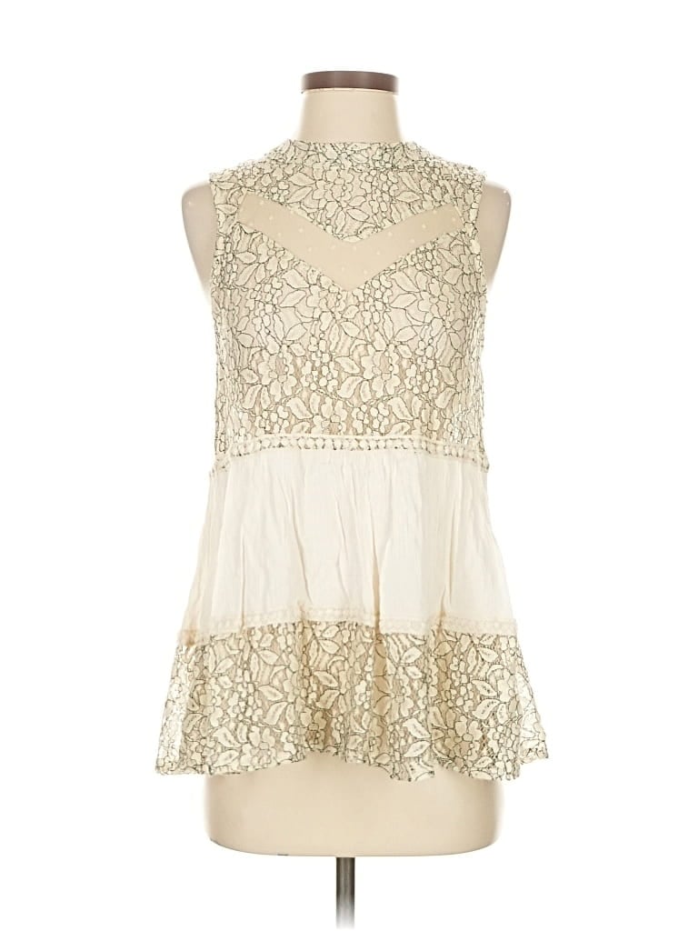 Click to view more detailed imagery on our partner's website Pre-owned Umgee Sleeveless Blouse In White