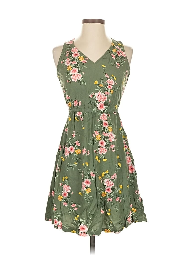 Click to view more detailed imagery on our partner's website Pre-owned Old Navy Casual Dress In Green