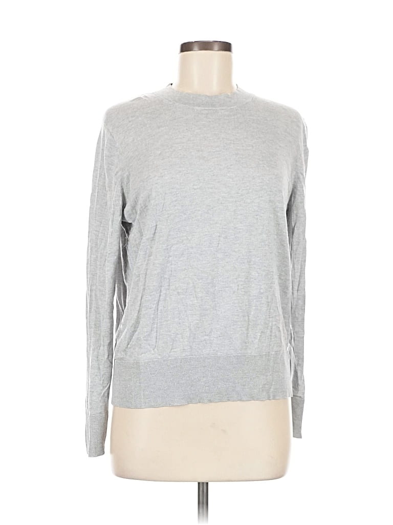 Click to view more detailed imagery on our partner's website Pre-owned Banana Republic Pullover Sweater In Silver
