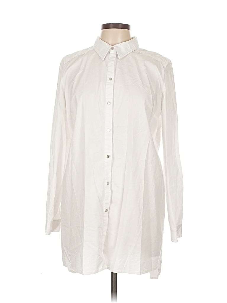 Click to view more detailed imagery on our partner's website Pre-owned Carmen Marc Valvo Long Sleeve Blouse In White