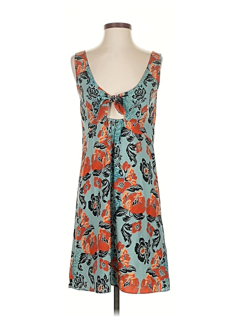 Click to view more detailed imagery on our partner's website Pre-owned Cabi Sleeveless Top Teal Plunge Neckline Tops In Blue