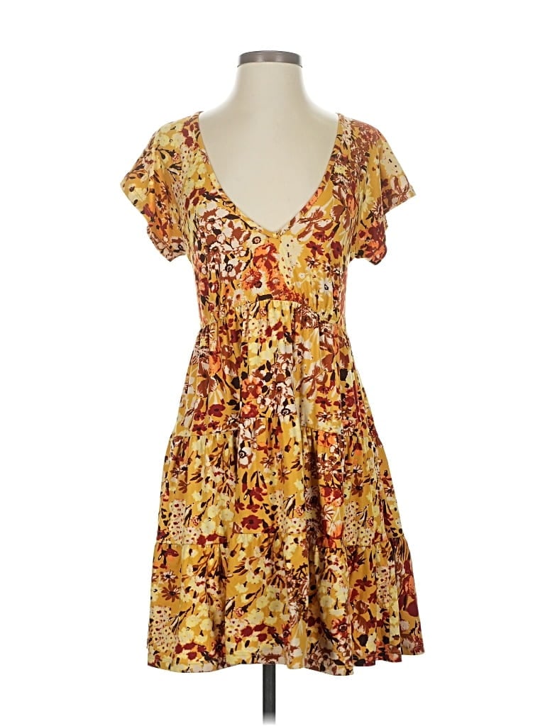 Pre-owned Urban Outfitters Casual Dress In Yellow
