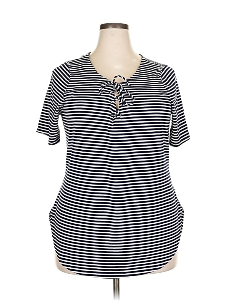 Pre-owned Torrid Short Sleeve Top Black Scoop Neck Tops