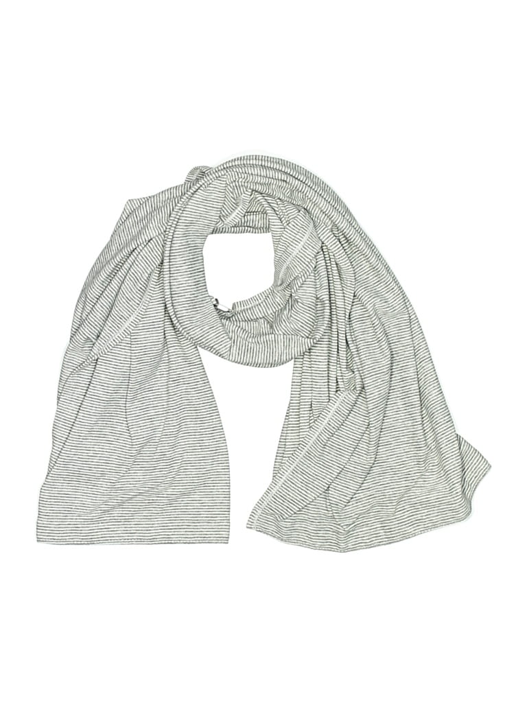 Pre-owned Lululemon Athletica Scarf In Gray