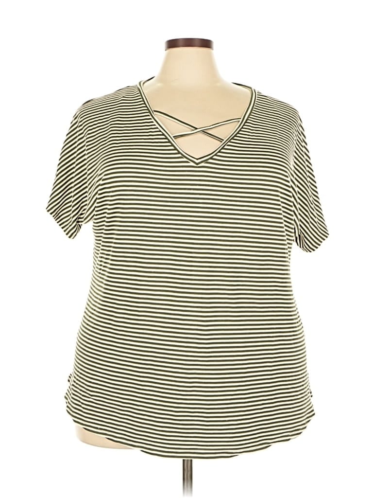 Pre-owned Boutique Short Sleeve T-shirt In Green