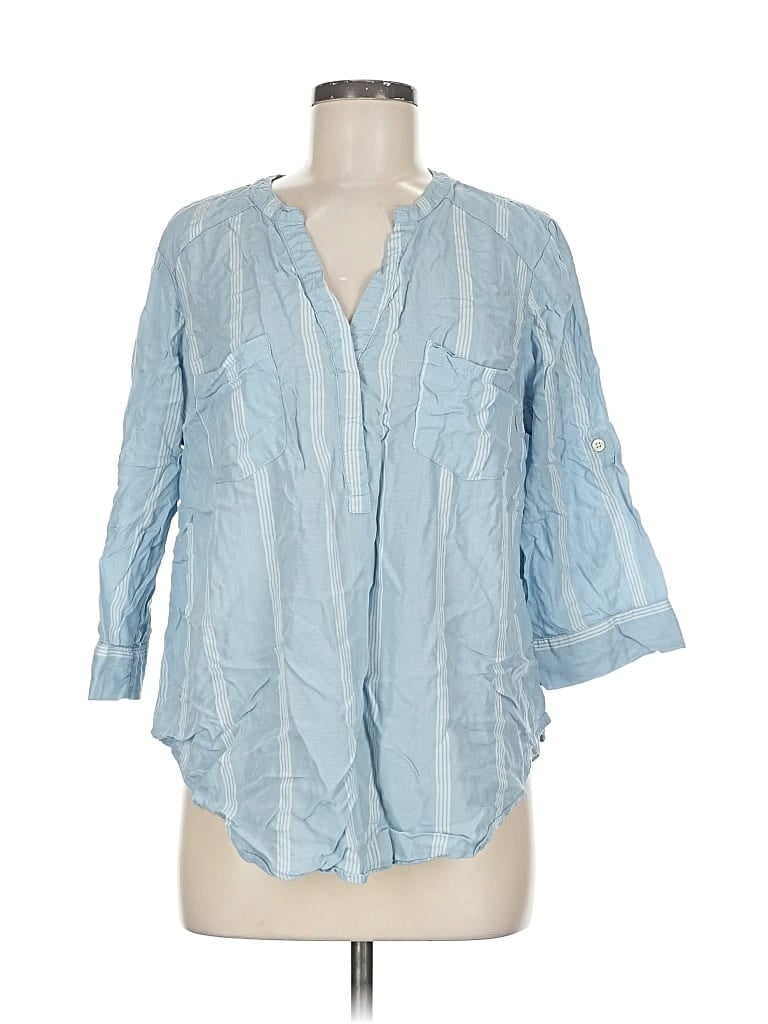 Pre-owned Torrid 3/4 Sleeve Button Down Shirt In Blue