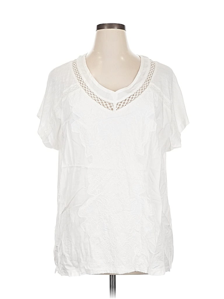 Click to view more detailed imagery on our partner's website Pre-owned Gloria Vanderbilt Short Sleeve Blouse In White