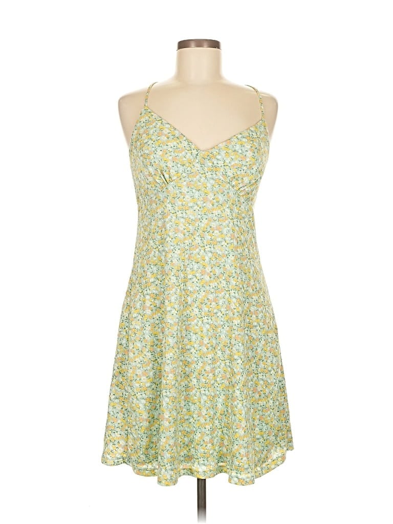 Click to view more detailed imagery on our partner's website Pre-owned Only Casual Dress In Green