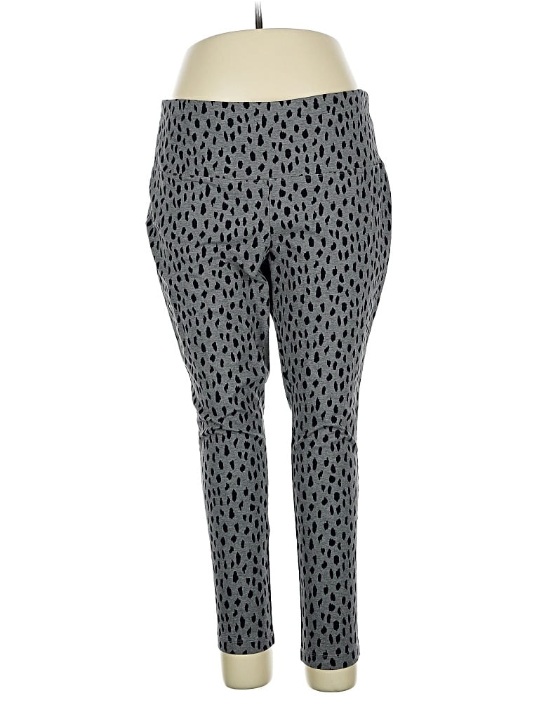 Pre-owned Zenergy By Chico's Casual Pants In Gray