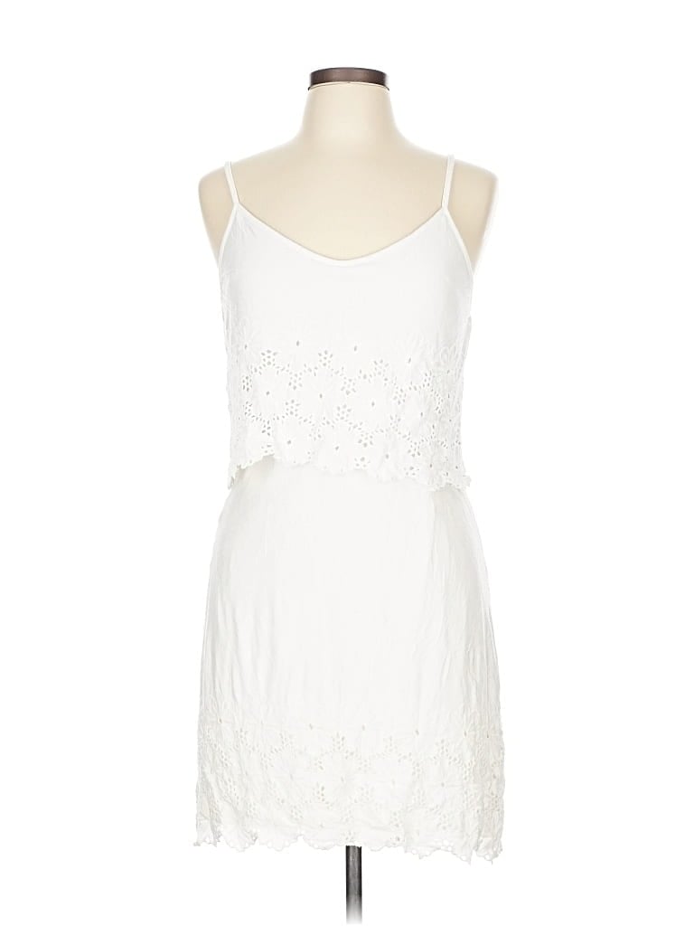 Click to view more detailed imagery on our partner's website Pre-owned Dolce Vita Cocktail Dress In White