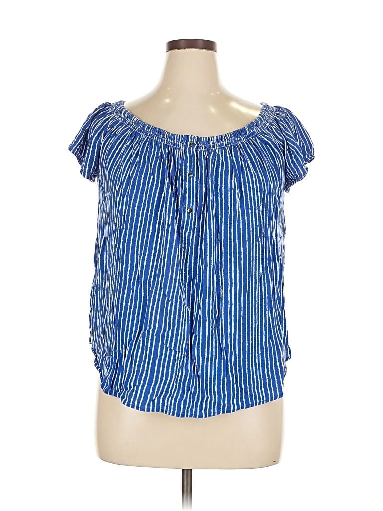 Click to view more detailed imagery on our partner's website Pre-owned Kenneth Cole New York Short Sleeve Blouse In Blue