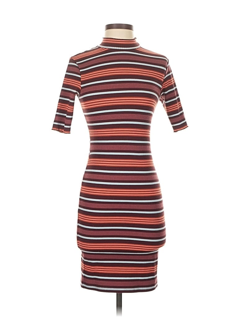 Pre-owned Urban Outfitters Casual Dress In Burgundy