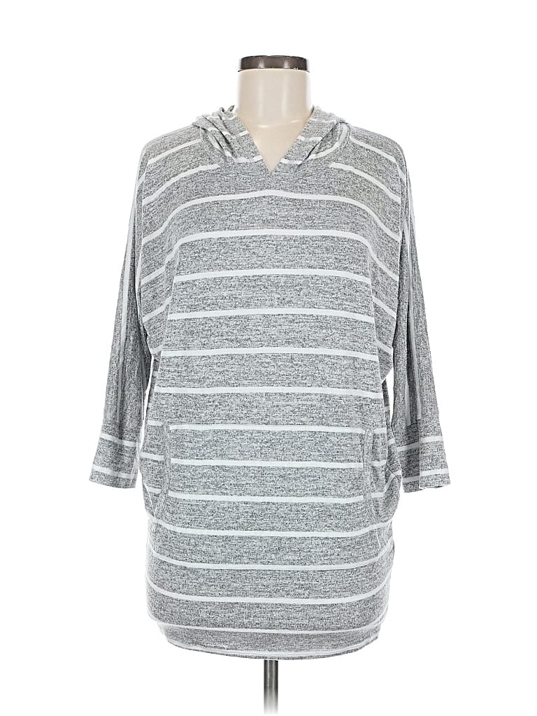 Click to view more detailed imagery on our partner's website Pre-owned Market & Spruce Poncho In Gray