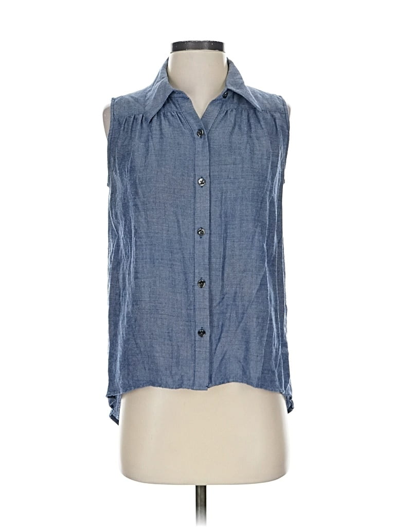 Pre-owned Cabi Sleeveless Button Down Shirt In Blue