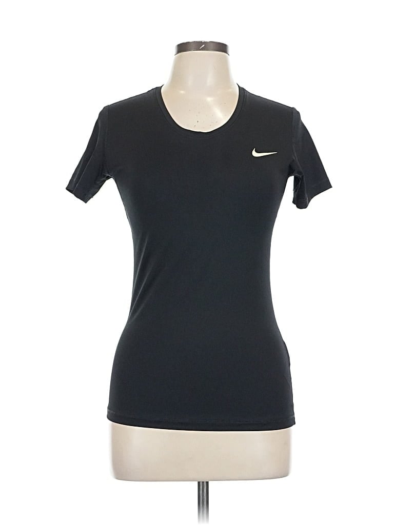 Pre-owned Nike Active T-shirt In Black